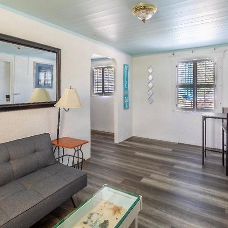 Bungalow 1 Minute From The Beach Suite #3 恩格尔伍德 外观 照片