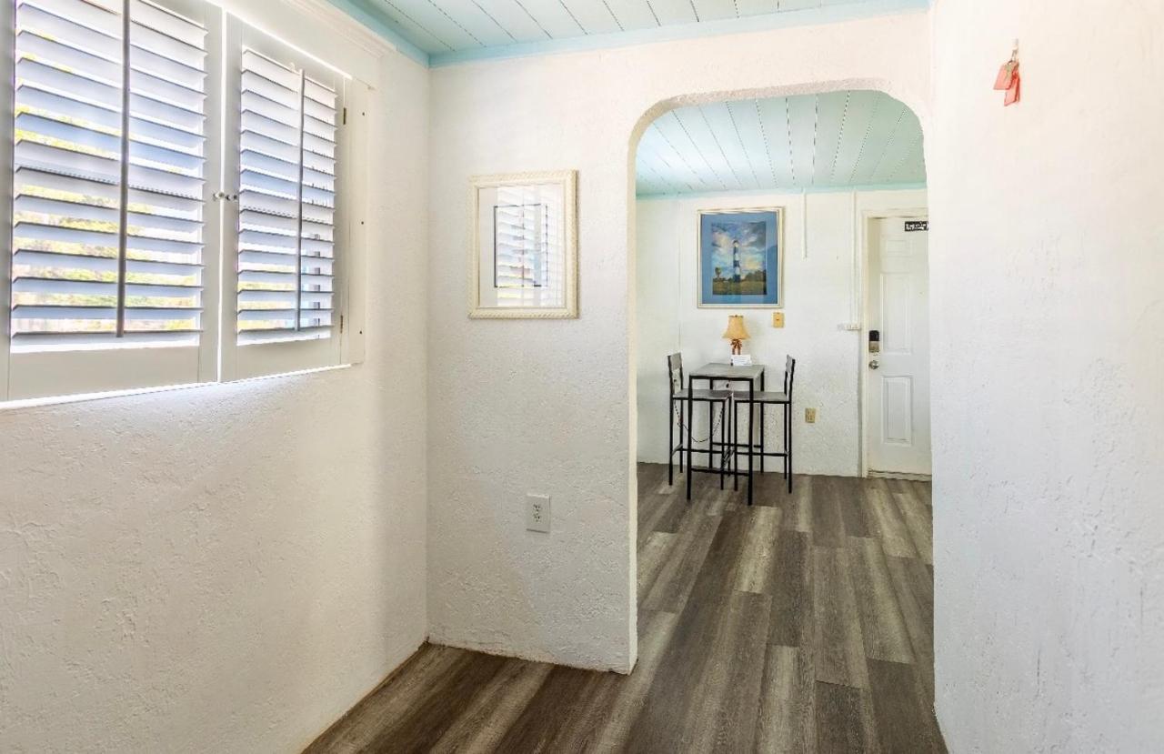 Bungalow 1 Minute From The Beach Suite #3 恩格尔伍德 外观 照片